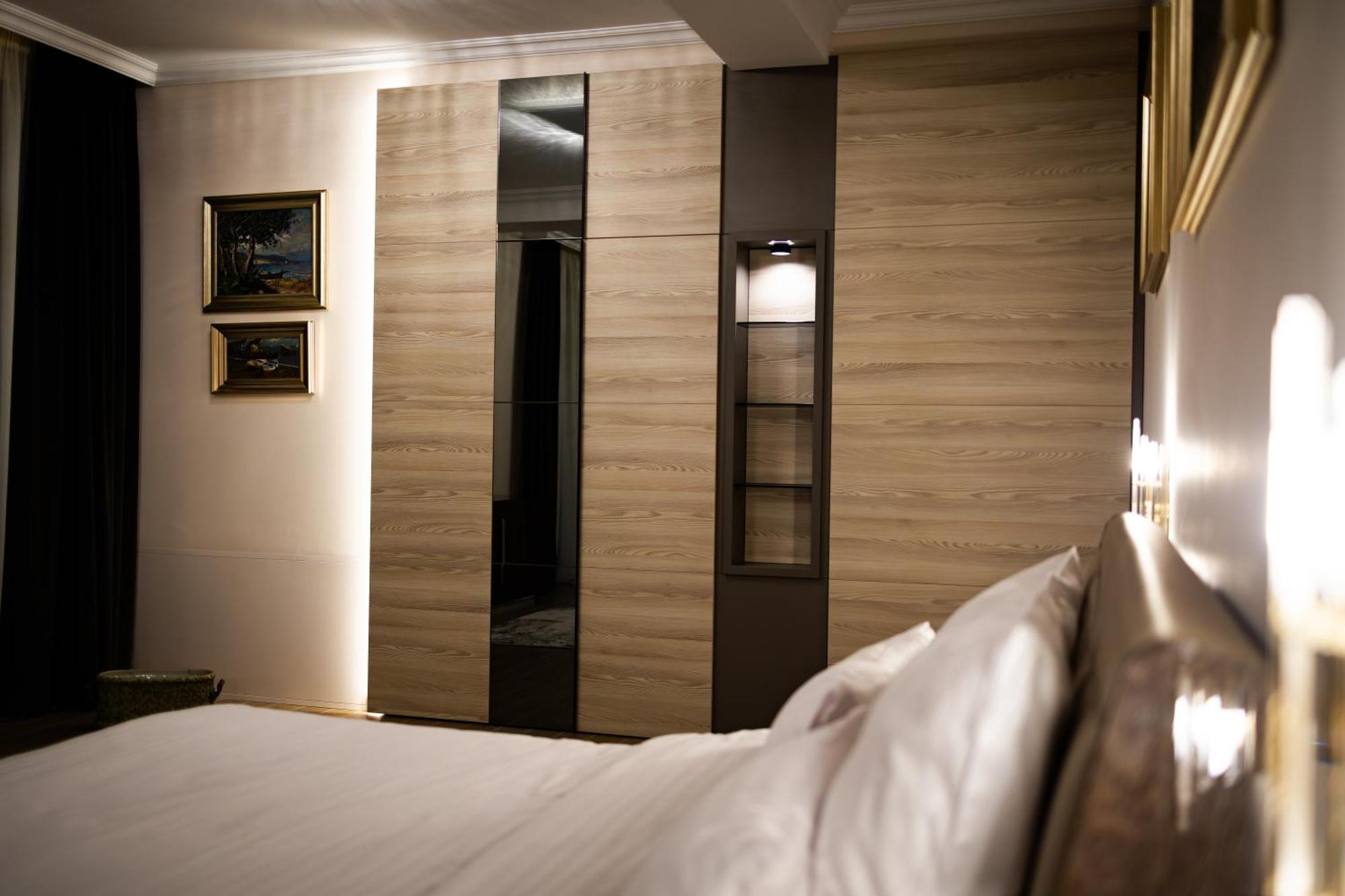 Therme Criss บาโลเตชติ ภายนอก รูปภาพ