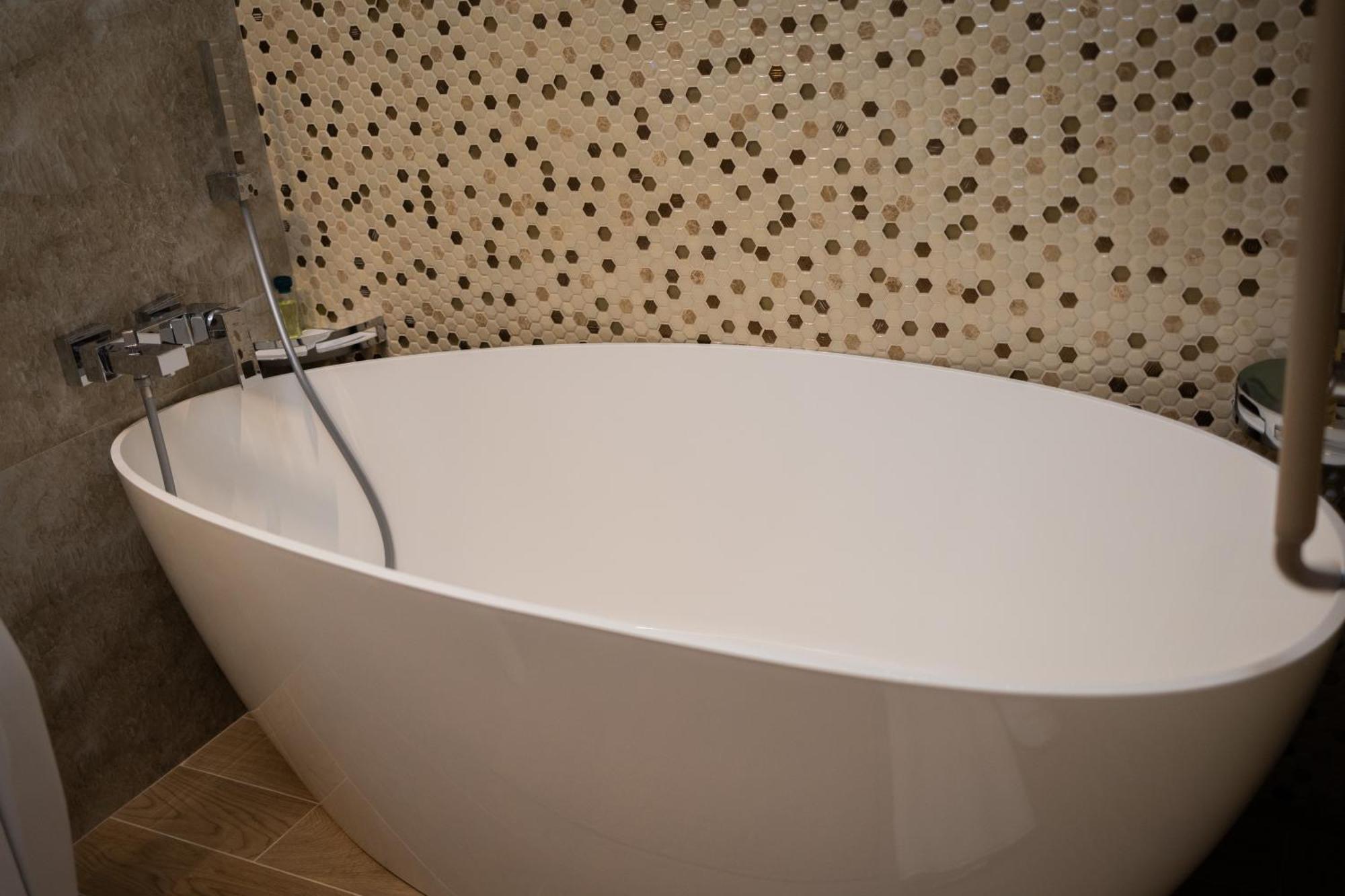 Therme Criss บาโลเตชติ ภายนอก รูปภาพ
